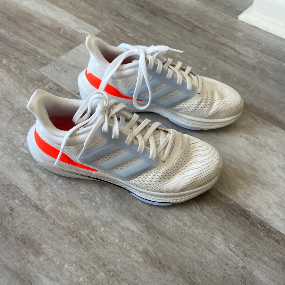 Adidas barely worn women’s Ultra Bounce Running Shoes size 7.5